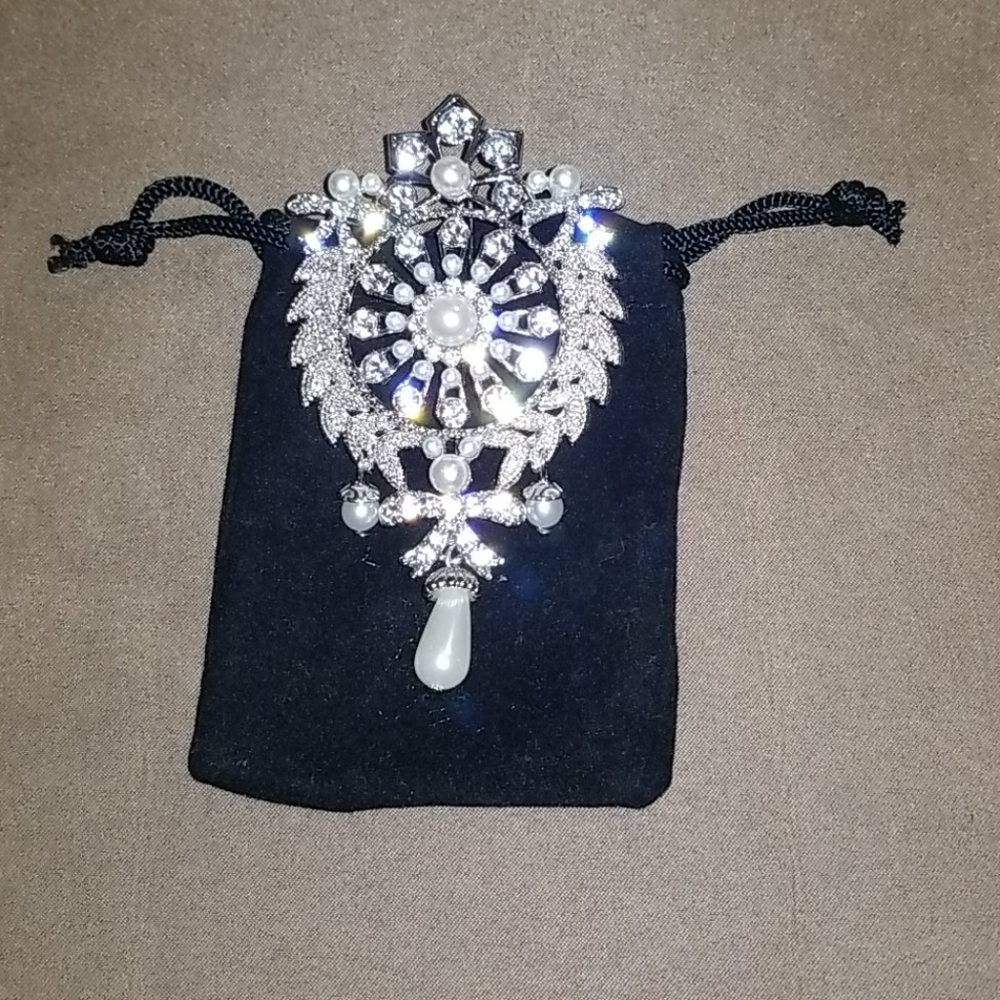 Rhinestone Brooch - Picture 2 of 3